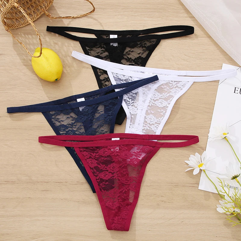 Conjunto de 3 tangas de encaje