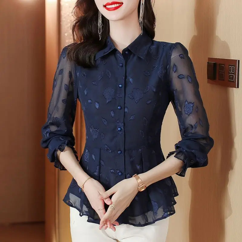 Blusa elegante de gasa con estampado floral y mangas largas