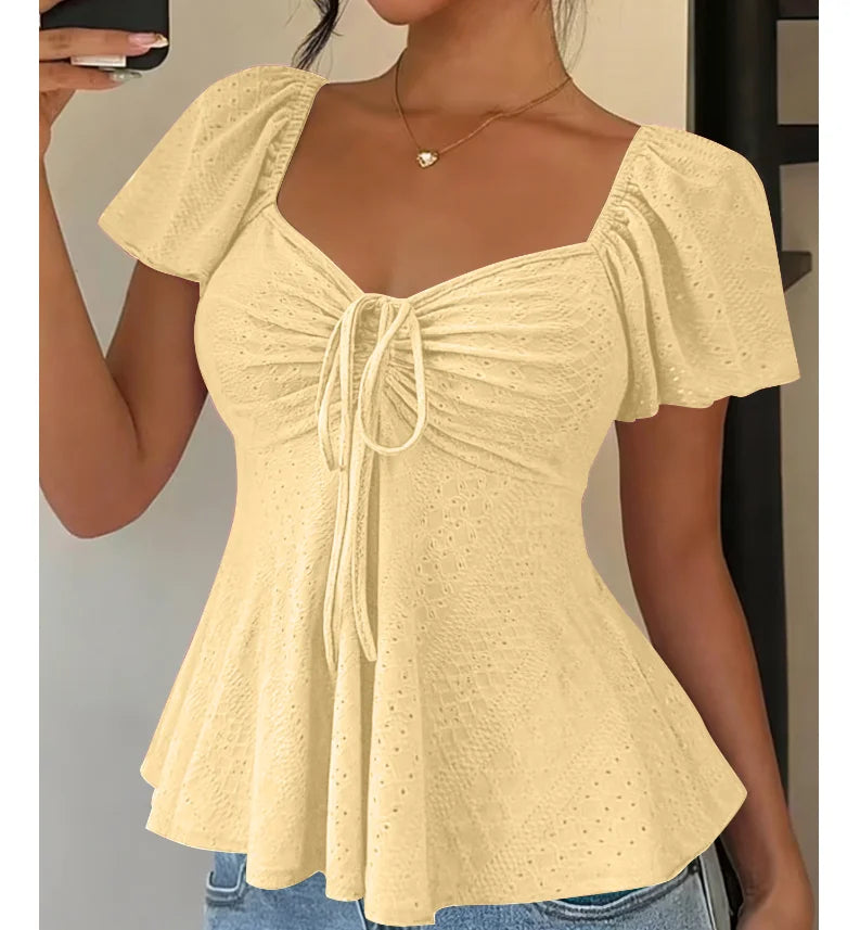 Blusa con cordón ajustable