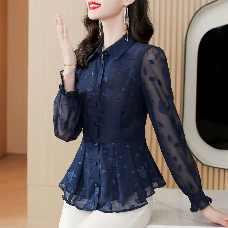 Blusa elegante de gasa con estampado floral y mangas largas